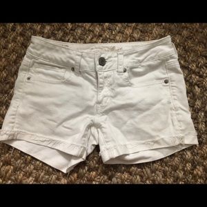 American Eagle white shorts
